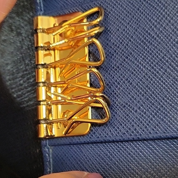 Authentic Prada Bow and Ribbon Key Card Case in Saffiano Leather - Picture 7 of 17